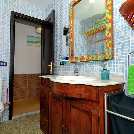 Lejlighed Cozy In Puerto Del Carmen With Swimming Pool